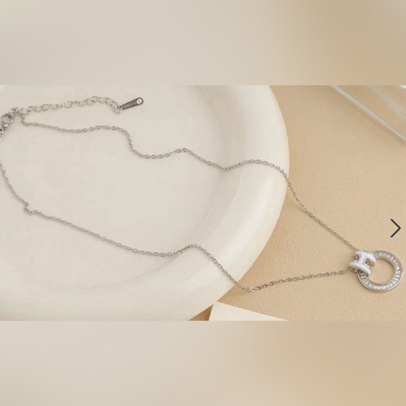 Hermes Jewelry bundle comes with Necklace Earrings and Ring excellent condition! - Picture 6 of 10